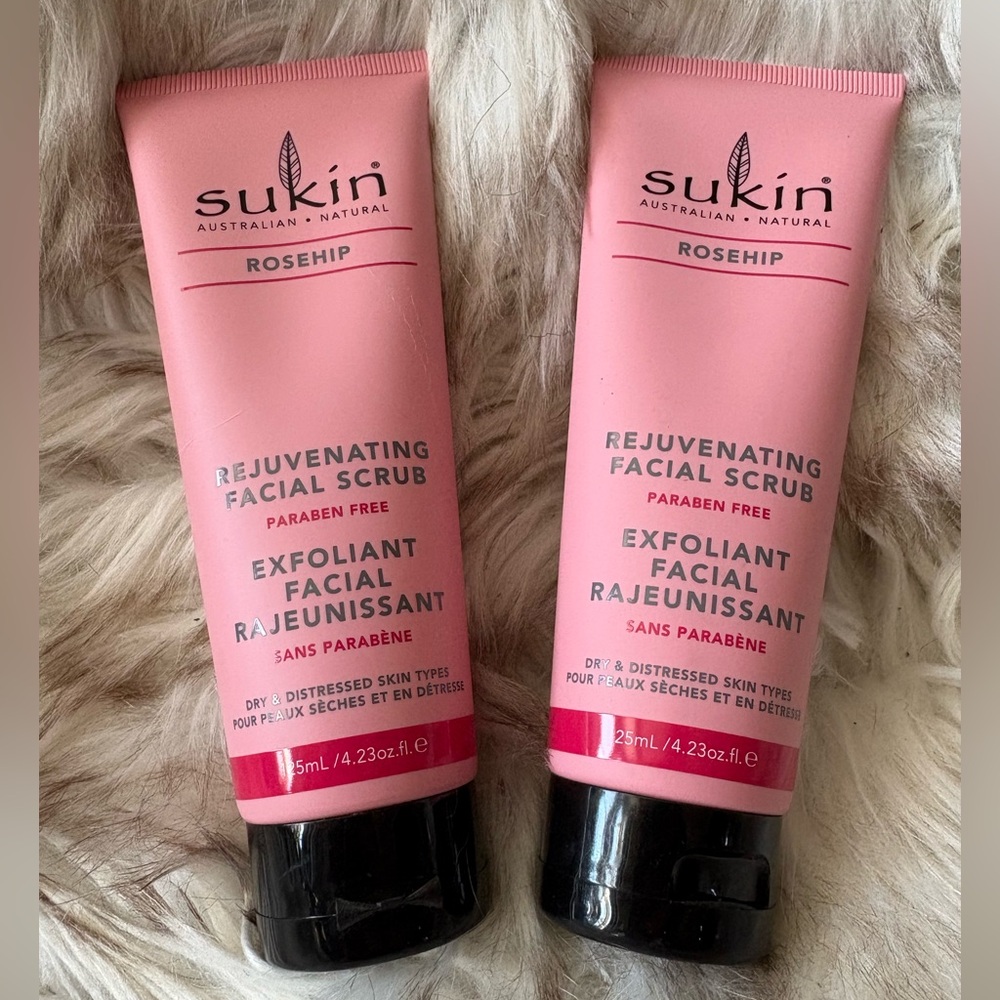 Sukin Rosehip Rejuvenating Facial Scrub